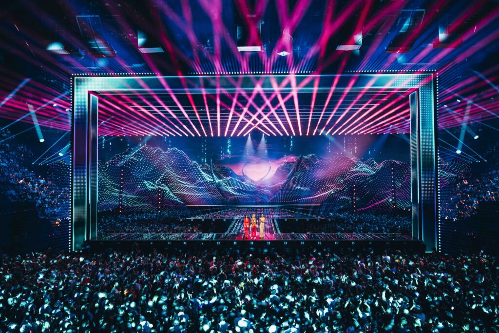 The Grand Final Hosts
